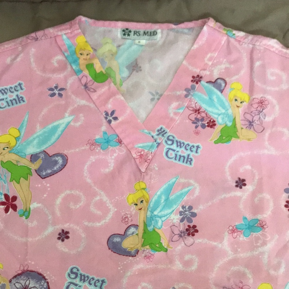 ❇️ 4/$20 Tinkerbell scrub top